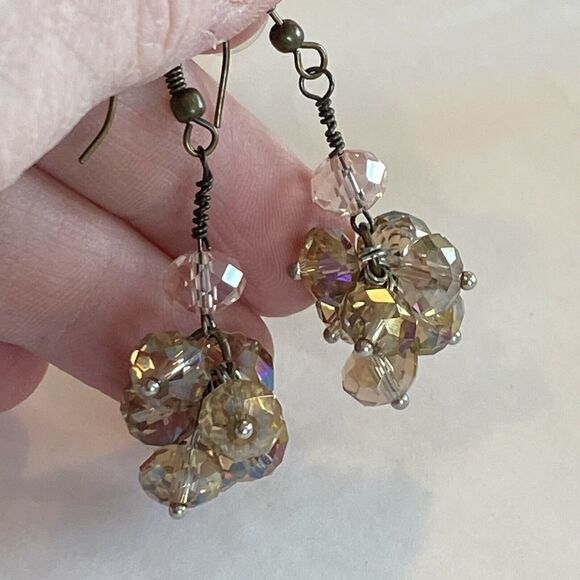 Vintage pierced earrings AB faceted crystals drop dangle style elegant romantic - Picture 4 of 5